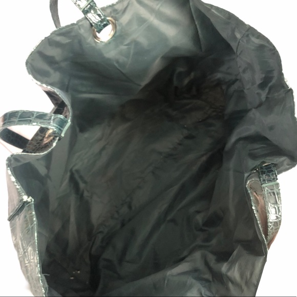 EMBOSSED GREEN FAUX SNAKESKIN TOTE BAG - Picture 6 of 11